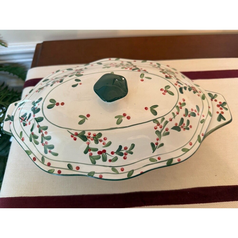 Mesa International 2 Quart Oval Covered Casserole Holly and Berry Pattern